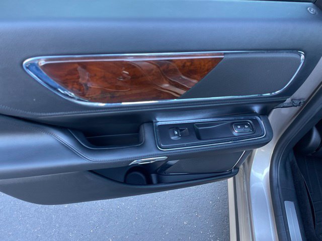 Used 2019 Lincoln Continental Premiere FWD image 53