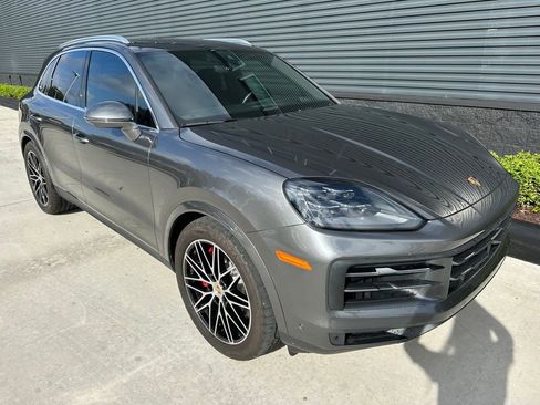Used 2024 Porsche Cayenne S image 11