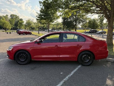 Used 2012 Volkswagen Jetta SE FWD image 4