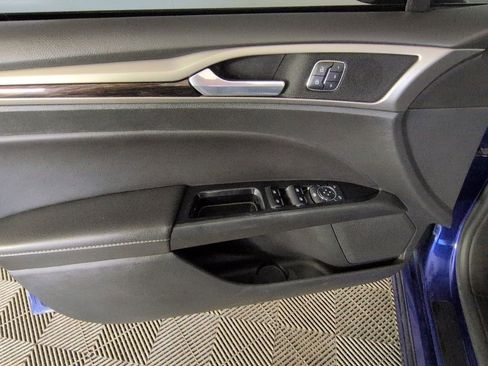 Used 2015 Ford Fusion SE w/ Equipment Group 202A image 23