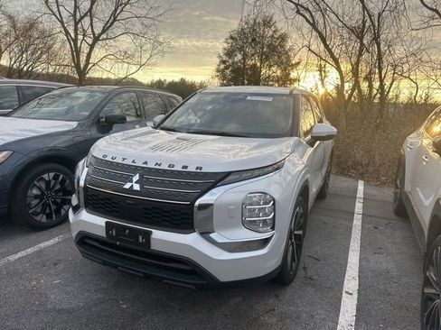 Used 2022 Mitsubishi Outlander ES image 15