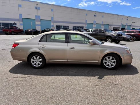 Used 2005 Toyota Avalon XL FWD image 9