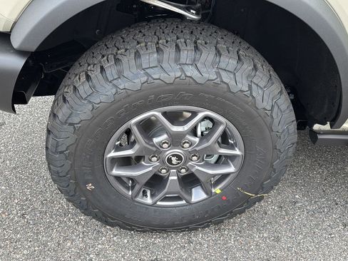 New 2025 Ford Bronco Badlands image 44