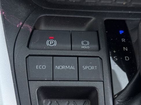 Used 2022 Toyota RAV4 XLE Premium FWD image 21