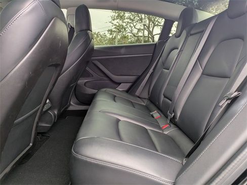 Used 2020 Tesla Model 3 Standard Range Plus image 13