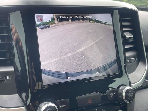 Used 2022 RAM 1500 Big Horn AWD/4WD image 16