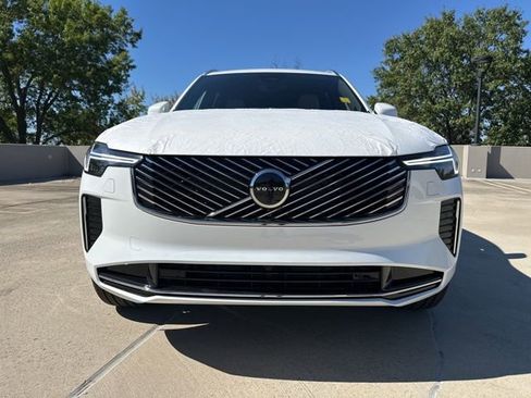 New 2026 Volvo XC90 B6 Plus image 2
