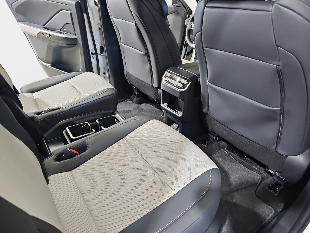 New 2026 Lexus TX 500h AWD image 11