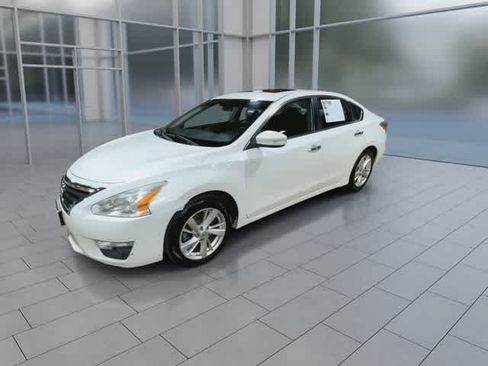Used 2013 Nissan Altima 2.5 SV w/ 2.5SV Convenience Pkg FWD image 4