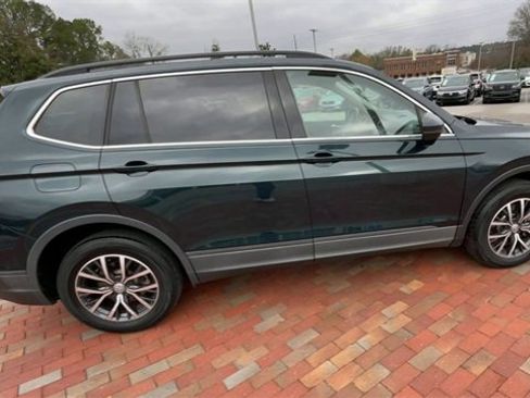 Used 2019 Volkswagen Tiguan SE image 2