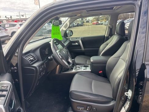 Used 2020 Toyota 4Runner SR5 image 22