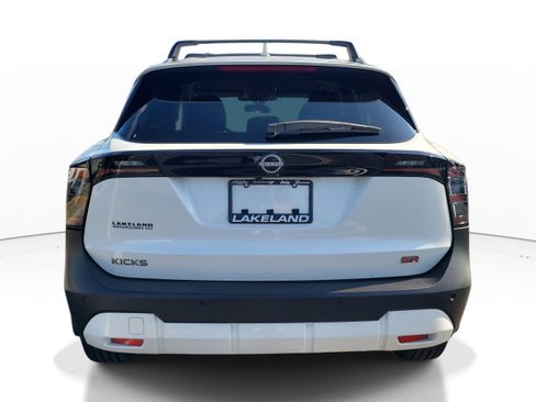 Used 2025 Nissan Kicks SR FWD image 5