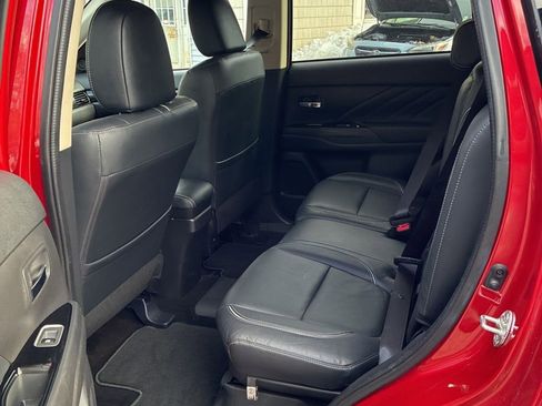 Used 2018 Mitsubishi Outlander SEL image 13