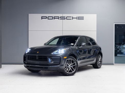 Used 2026 Porsche Macan AWD/4WD image 1