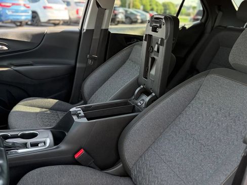 Used 2023 Chevrolet Equinox LT FWD image 22