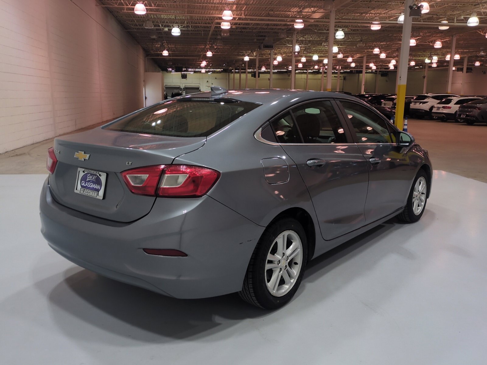 Used 2018 Chevrolet Cruze LT w/ Convenience Package FWD image 3