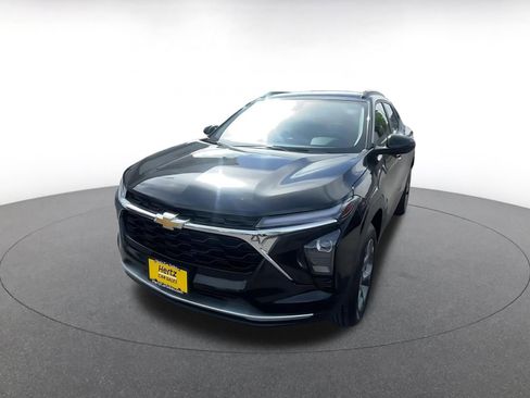 Used 2025 Chevrolet Trax LT image 7