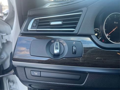 Used 2014 BMW 740Li image 18