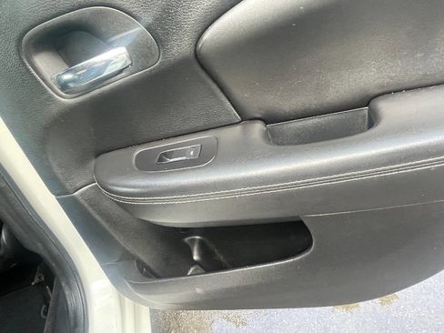 Used 2011 Chrysler 200 Limited image 18