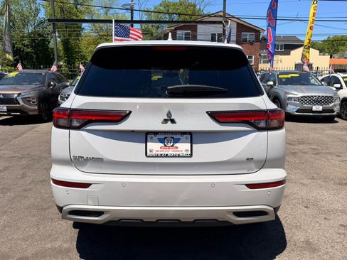 Used 2024 Mitsubishi Outlander FWD image 6