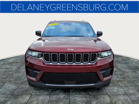 Used 2023 Jeep Grand Cherokee Laredo image 9