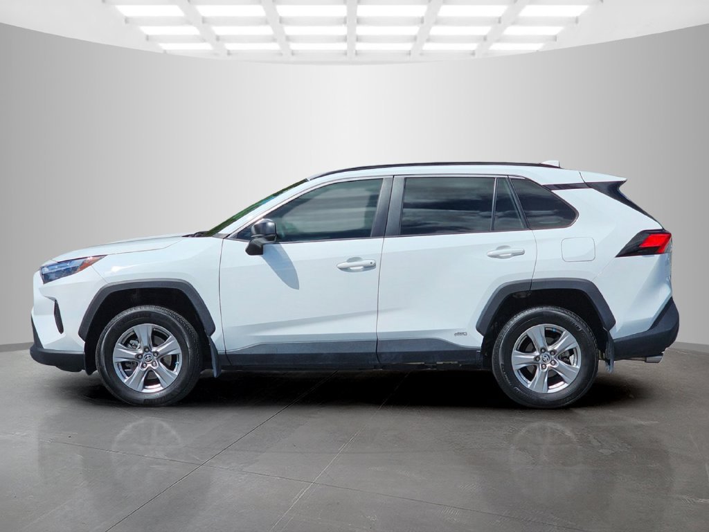 Used 2024 Toyota RAV4 LE AWD/4WD image 3