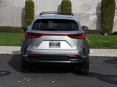 Used 2025 Lexus NX 350h AWD w/ Premium Package image 5