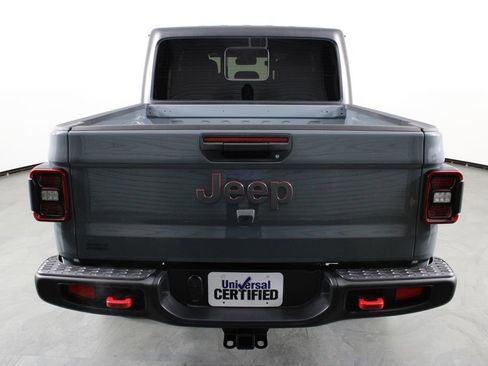 Used 2024 Jeep Gladiator Rubicon w/ Technology Group image 8