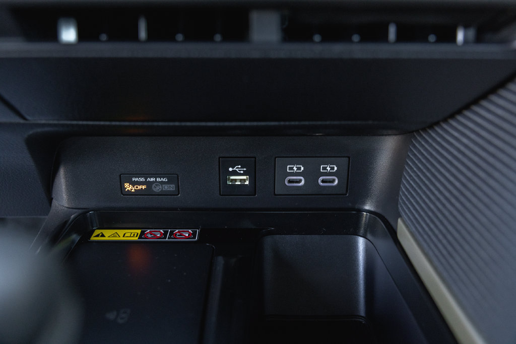 Certified 2025 Toyota Camry SE FWD image 19