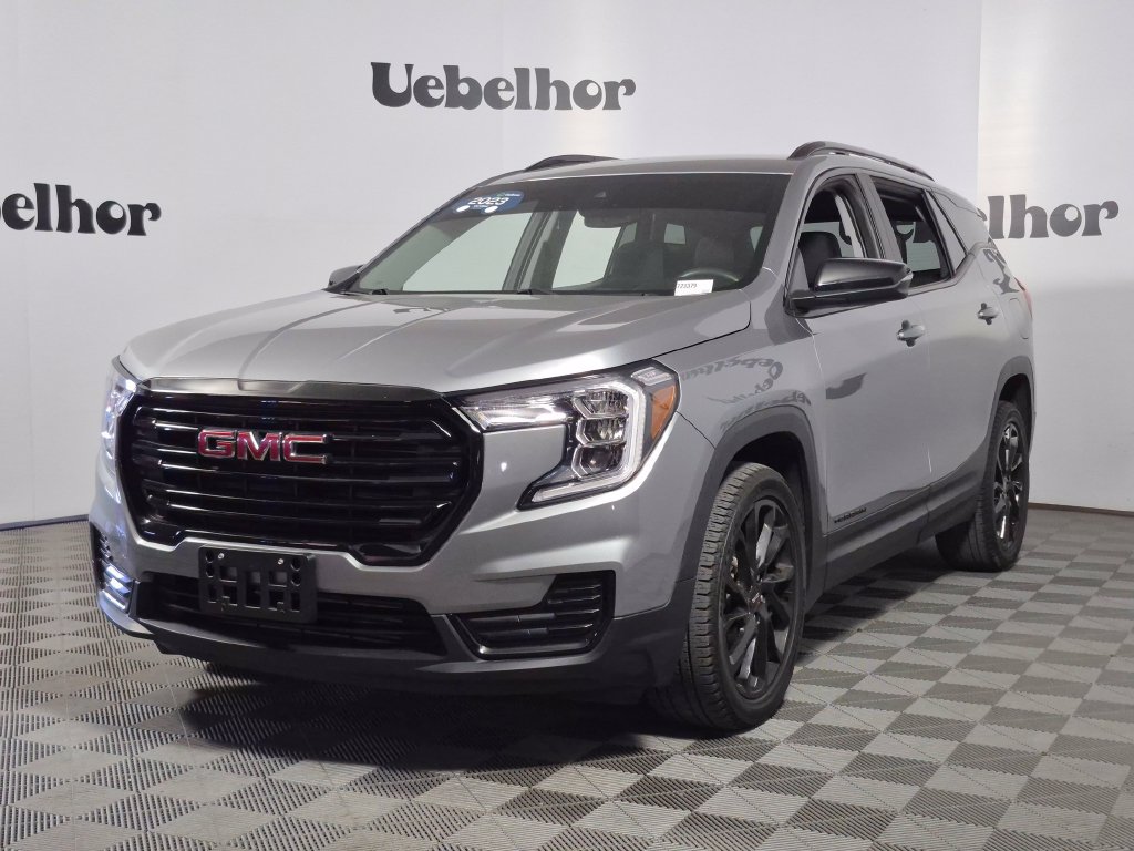 Used 2023 GMC Terrain SLE w/ Elevation Edition FWD image 4