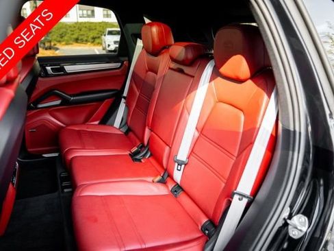 Used 2023 Porsche Cayenne Platinum Edition AWD/4WD image 45