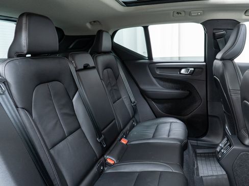 Used 2023 Volvo XC40 B5 Plus w/ Protection Package Premier image 24