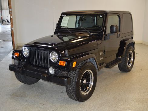 Used 2004 Jeep Wrangler Sahara w/ Dual Top Group AWD/4WD image 7