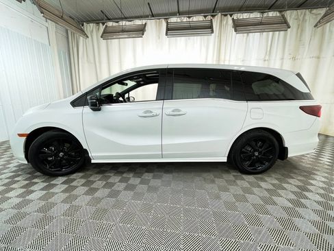 Used 2024 Honda Odyssey Sport image 17