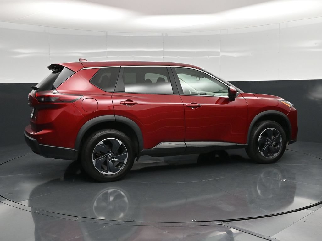 Used 2025 Nissan Rogue SV AWD/4WD image 4