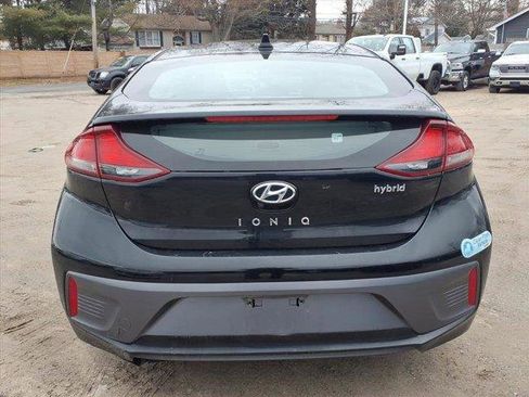 Used 2020 Hyundai Ioniq SE image 9