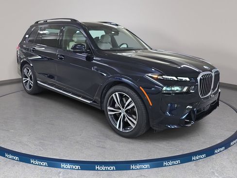 Used 2024 BMW X7 xDrive40i w/ M Sport Package AWD/4WD image 4