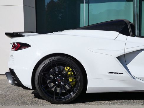 Used 2024 Chevrolet Corvette Z06 image 9