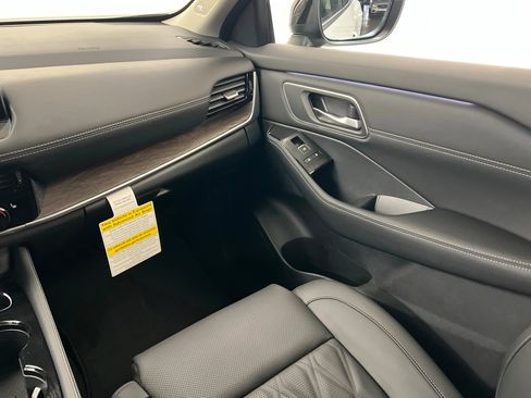 New 2026 Nissan Rogue Platinum w/ Platinum Premium Package image 10