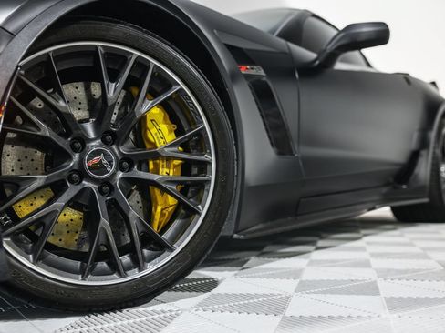 Used 2016 Chevrolet Corvette Z06 w/ 3LZ Preferred Equipment Group RWD image 13