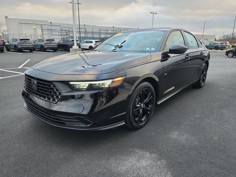 Certified 2025 Honda Accord SE image 6