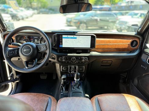 Used 2025 Jeep Wrangler Unlimited Sport AWD/4WD image 6