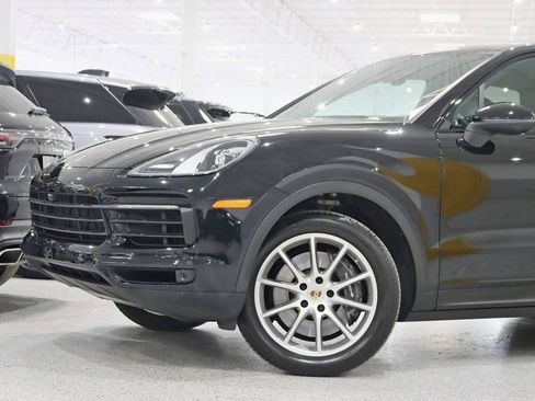 Used 2023 Porsche Cayenne image 2