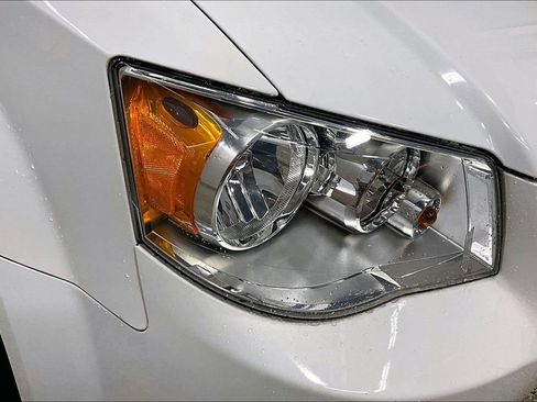 Used 2020 Dodge Grand Caravan SXT image 30