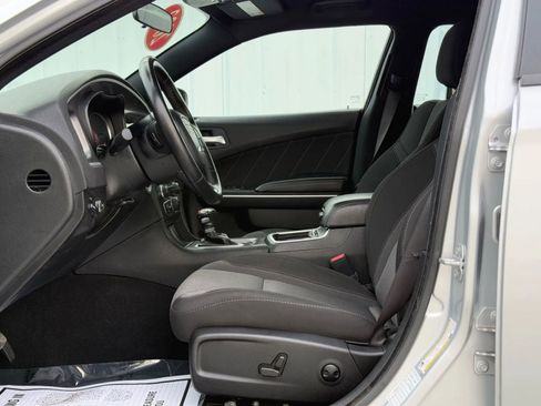 Used 2022 Dodge Charger SXT image 9