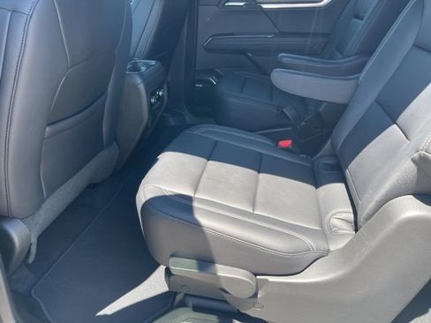 Used 2026 GMC Acadia Elevation w/ Elevation Premium Package FWD image 20