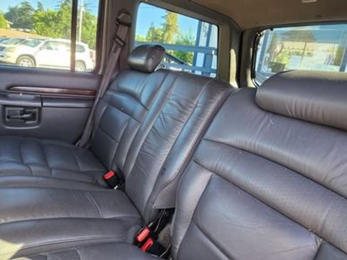 Used 2000 Ford Explorer Limited RWD image 9