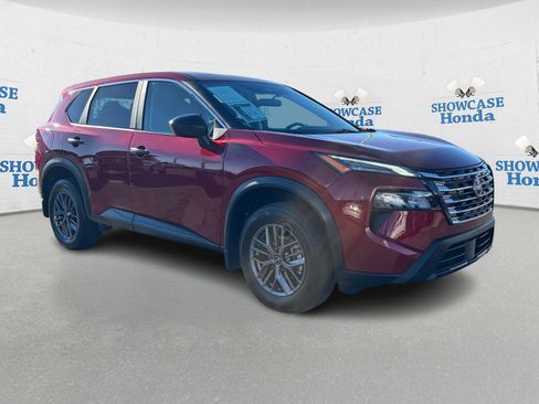 Used 2025 Nissan Rogue S image 10