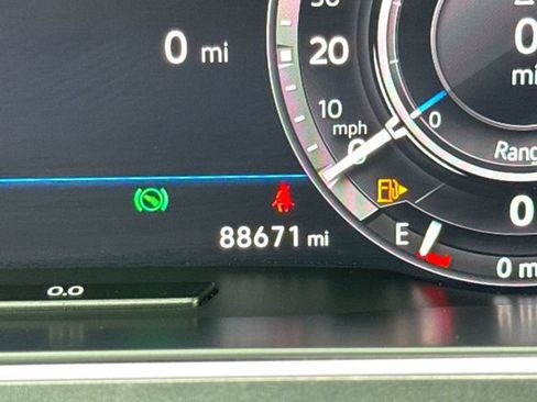 Used 2019 Volkswagen Tiguan SEL Premium R-Line AWD/4WD image 12