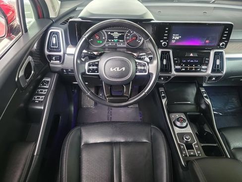 Used 2022 Kia Sorento S FWD image 7